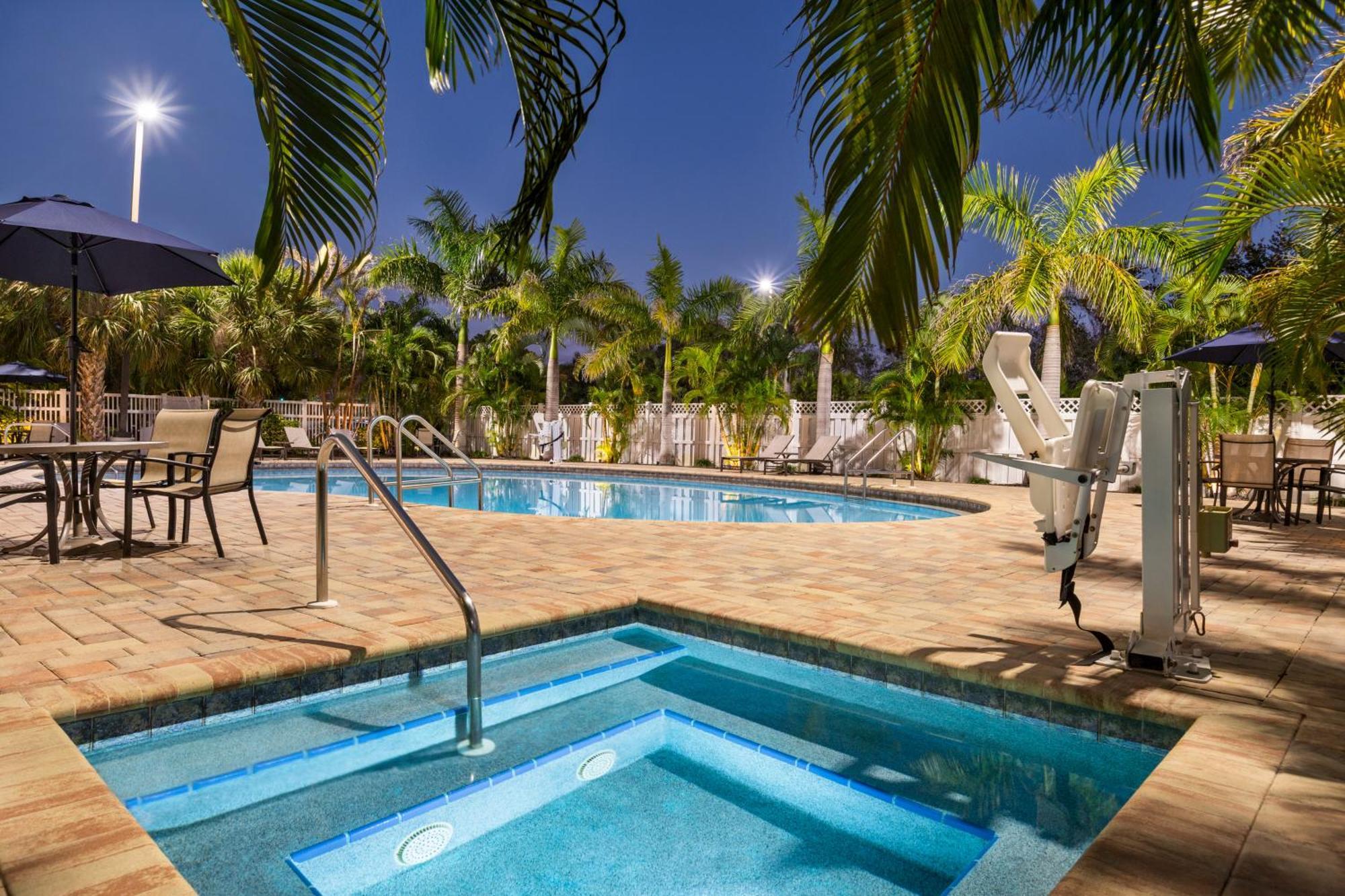 Spark By Hilton Sarasota Siesta Key Gateway Exterior foto